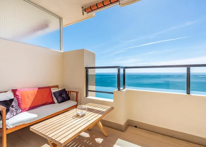 Beachfront -- New Luxury Apartment -- 1ª Linea Playa -- Fuengirola City Center -- Private Parking -- Panoramic Sea Views --